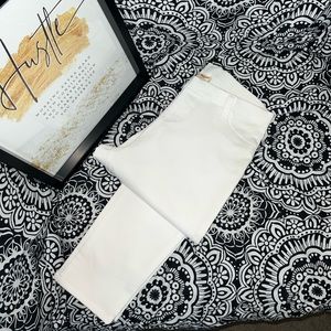 🔥WHITE CAPRI JEGGING😍